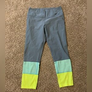 Nike capri leggings
